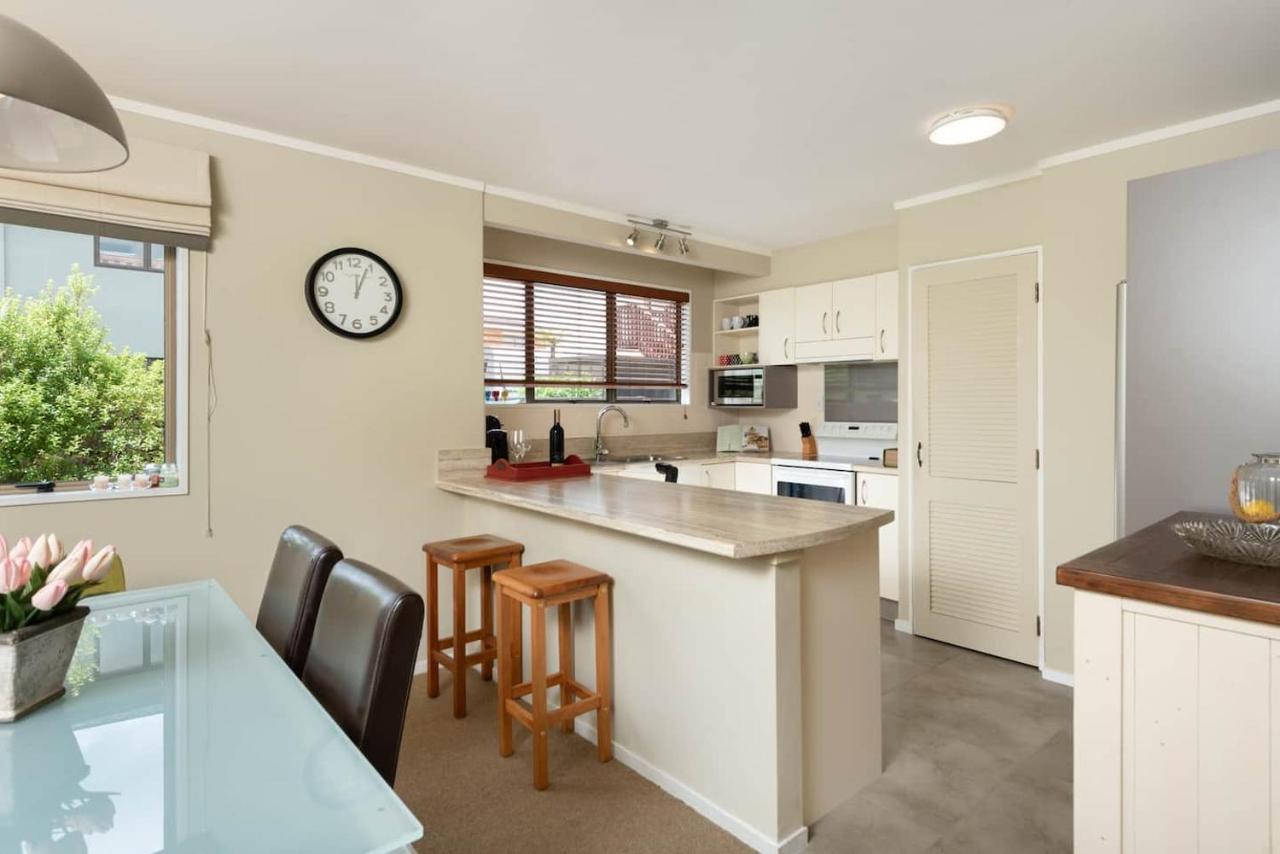 Golfers Delight In Quiet Cul De Sac Villa Mount Maunganui Exterior photo