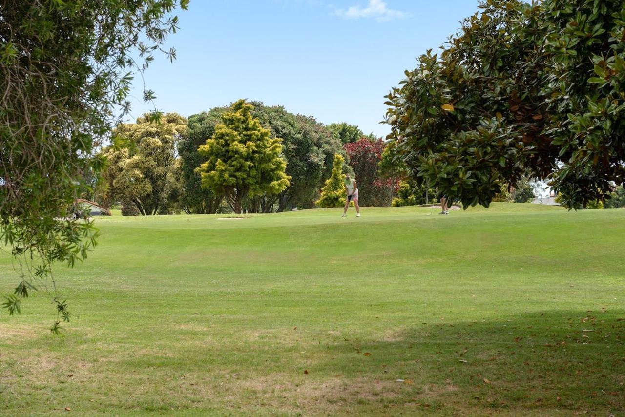 Golfers Delight In Quiet Cul De Sac Villa Mount Maunganui Exterior photo